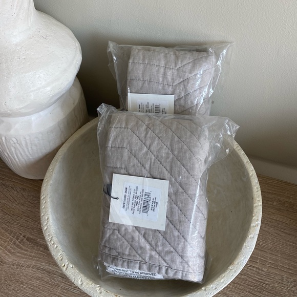 Project 62 Nate Berkus pillow shams - Picture 2 of 2